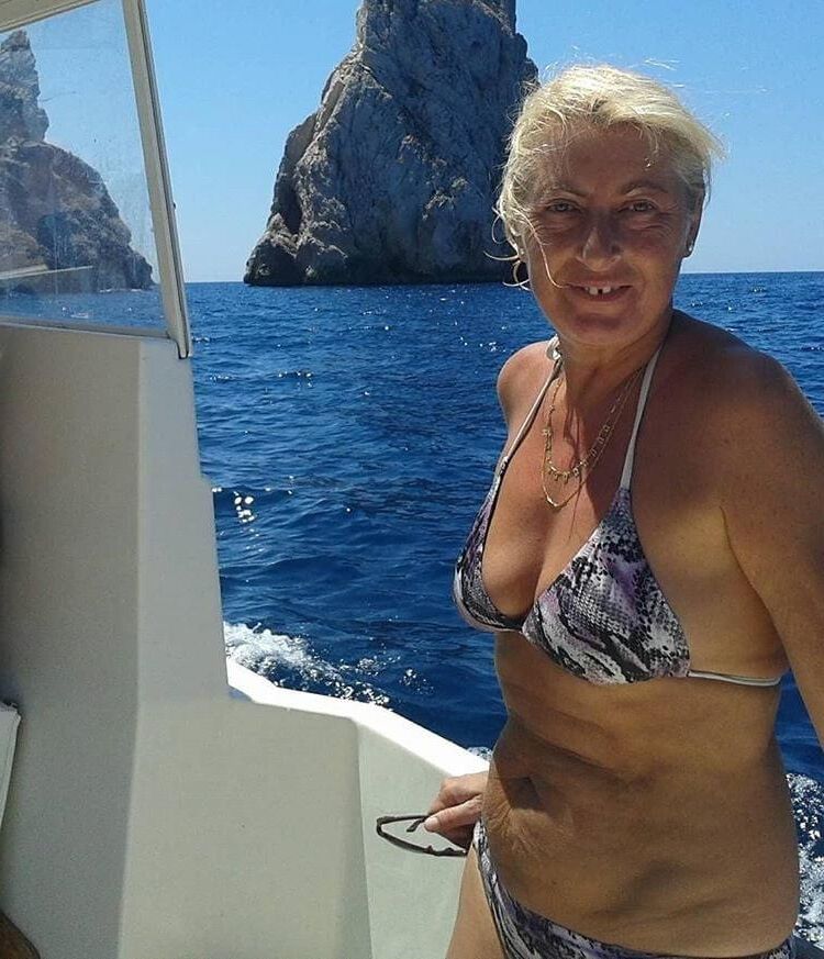 Gilf bikini babes 