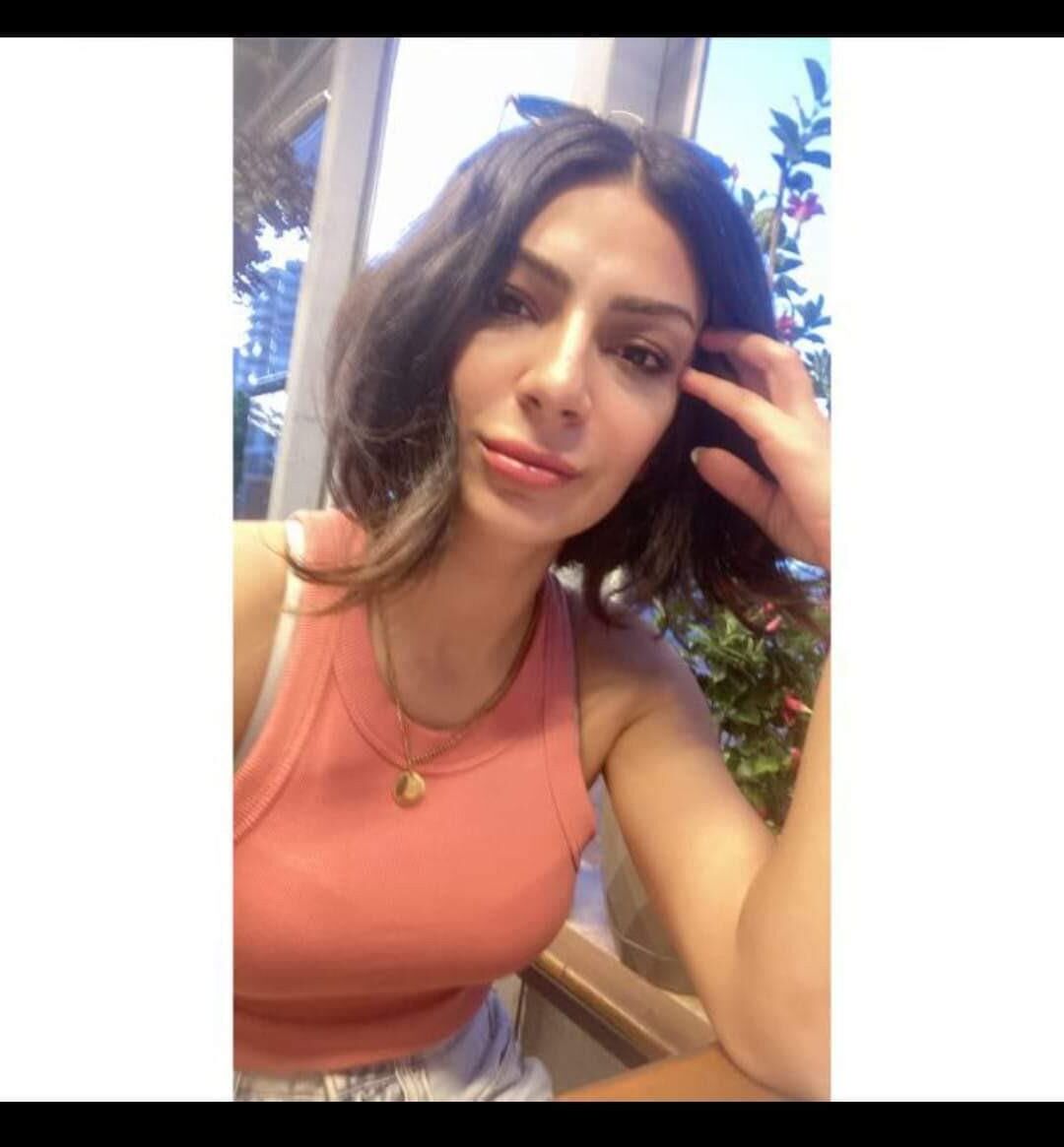 Minúsculo minúsculo maduro gozde dilek de Antalya