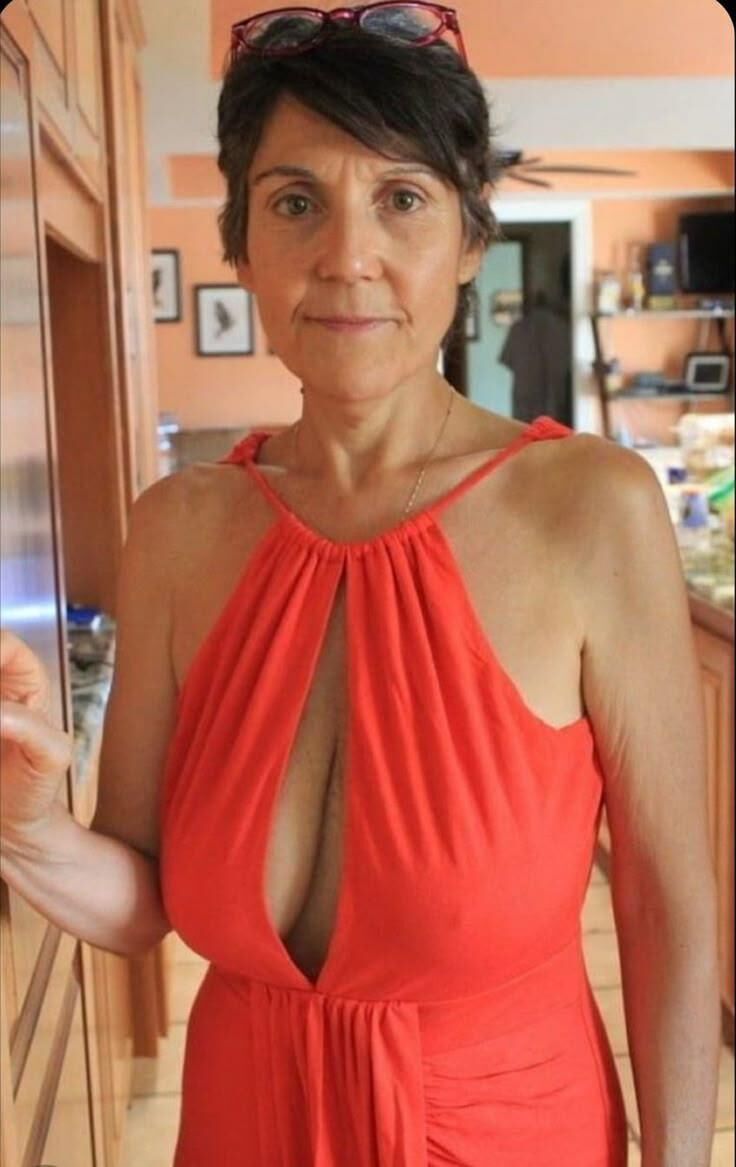 Non Nude Matures and Grannie 