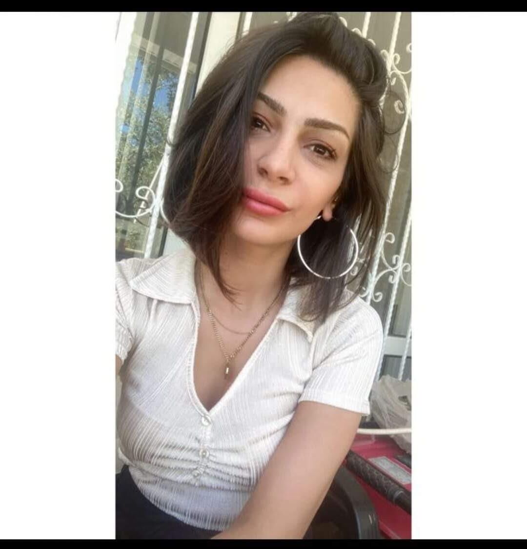Minúsculo minúsculo maduro gozde dilek de Antalya