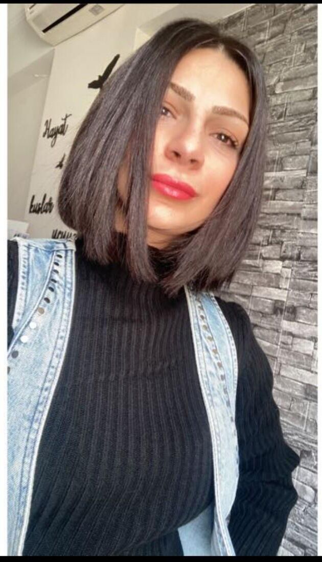 Minúsculo minúsculo maduro gozde dilek de Antalya