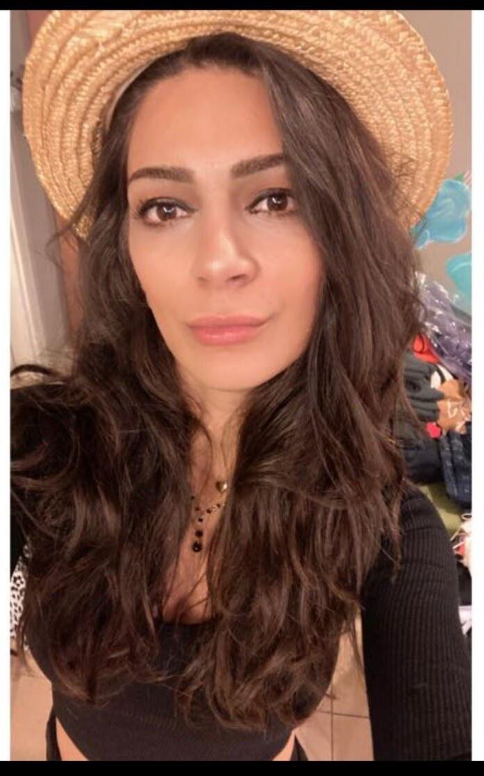 Minúsculo minúsculo maduro gozde dilek de Antalya