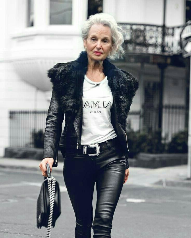 Non nude Granny & Mature VI