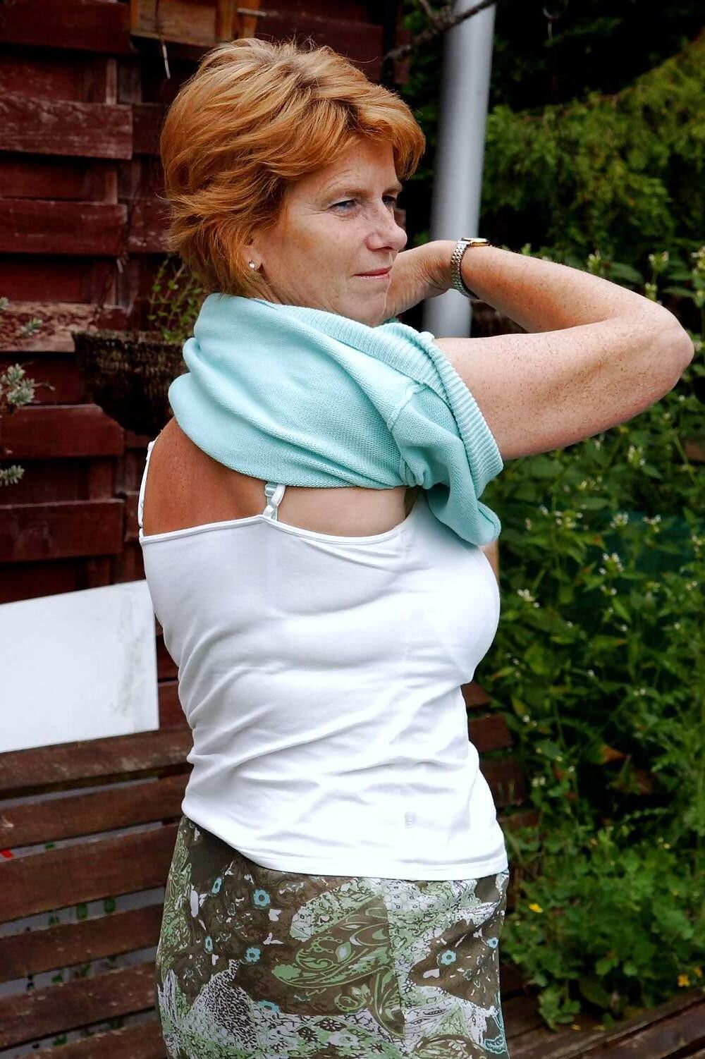 Hot Wife 