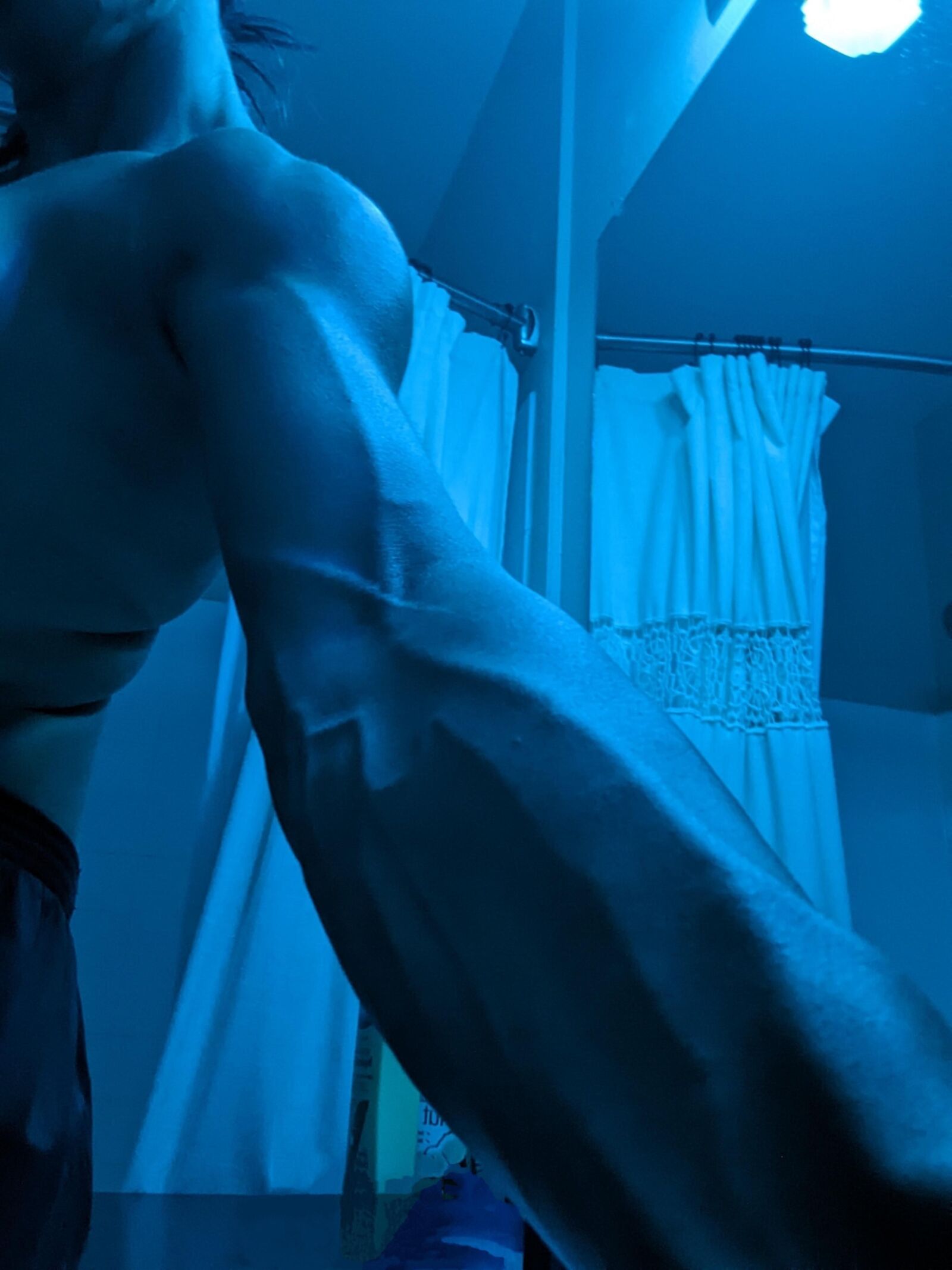 Corpo de rosto feio perfeito