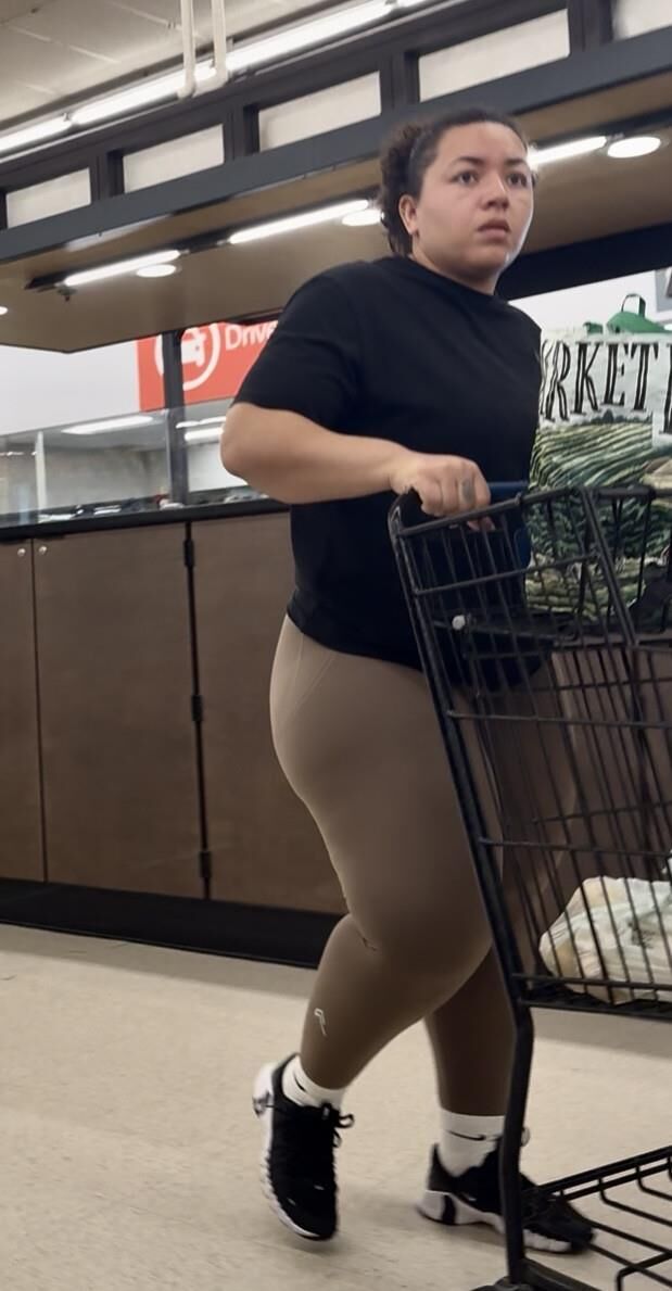 Candid Pawgs Leggings