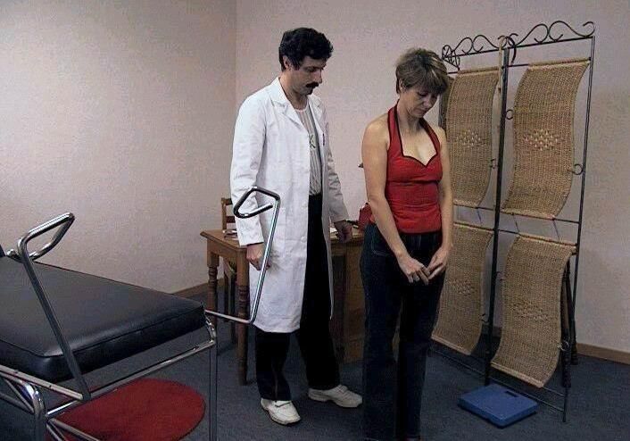 Spank and Shame MMD mature shorthaired brunette red top