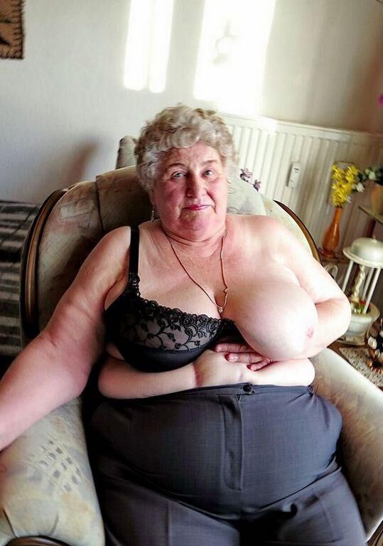 Vera une vieille grand-mère je me branle
