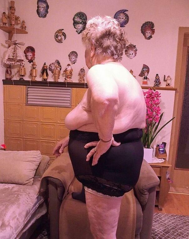 Pamela une vieille grand-mère je me branle