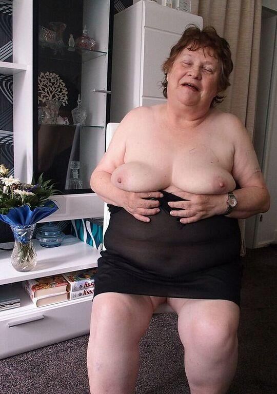 BETSY AN OLD GRANNY I WANK OVER