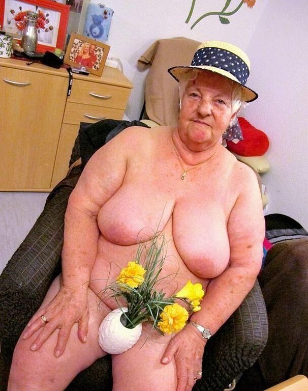 NATASHA AN OLD GRANNY I WANK OVER