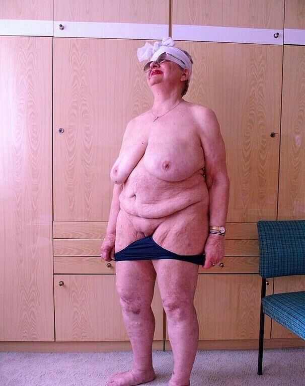 MELBA AN OLD GRANNY I WANK OVER