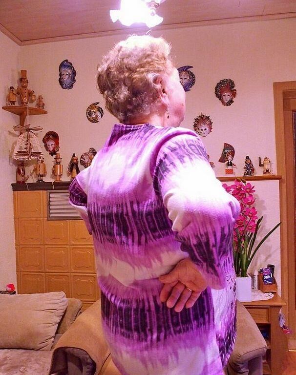 Pamela une vieille grand-mère je me branle