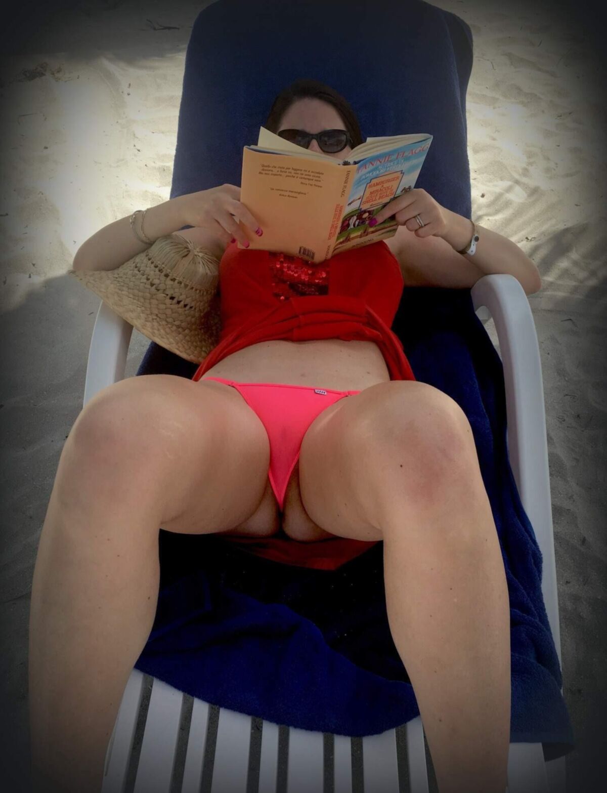 Le mari partage les clichés de vacances de la femme
