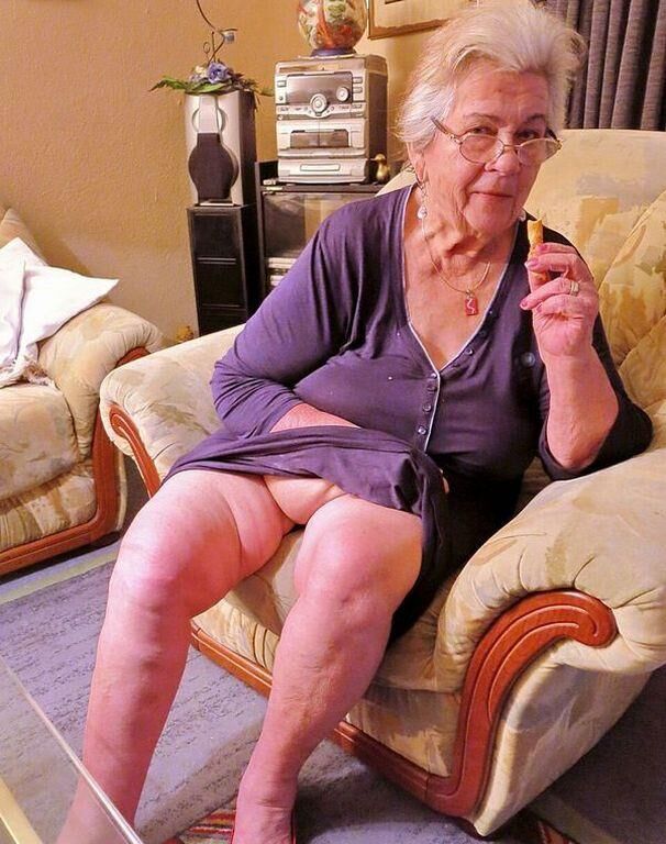 Renee une vieille grand-mère je me branle
