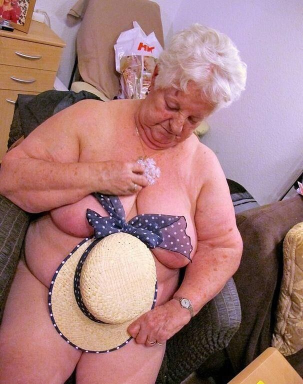 NATASHA AN OLD GRANNY I WANK OVER