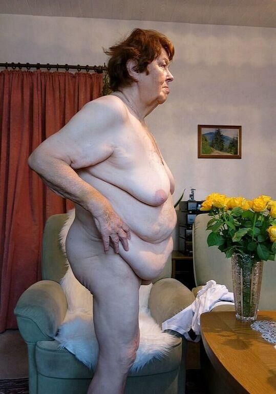 HEIDI AN OLD GRANNY I WANK OVER