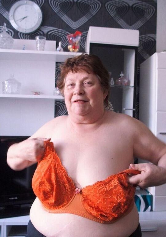 BETSY AN OLD GRANNY I WANK OVER