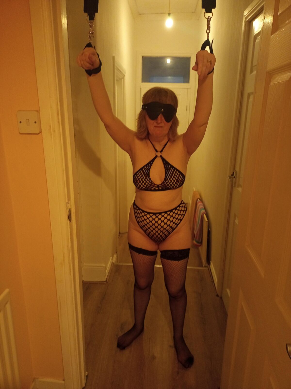 Wendy UK Housewife Showing Off