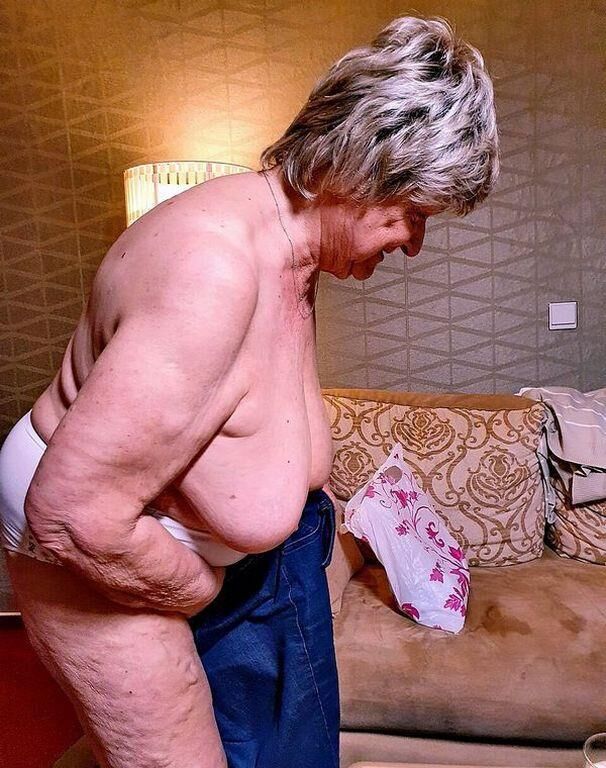 MELBA AN OLD GRANNY I WANK OVER