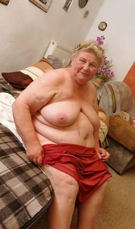 Vera une vieille grand-mère je me branle