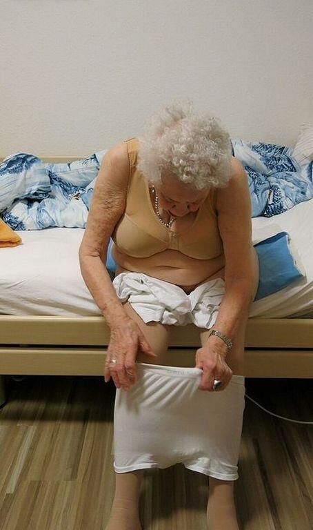 Gizelle une vieille grand-mère je me branle