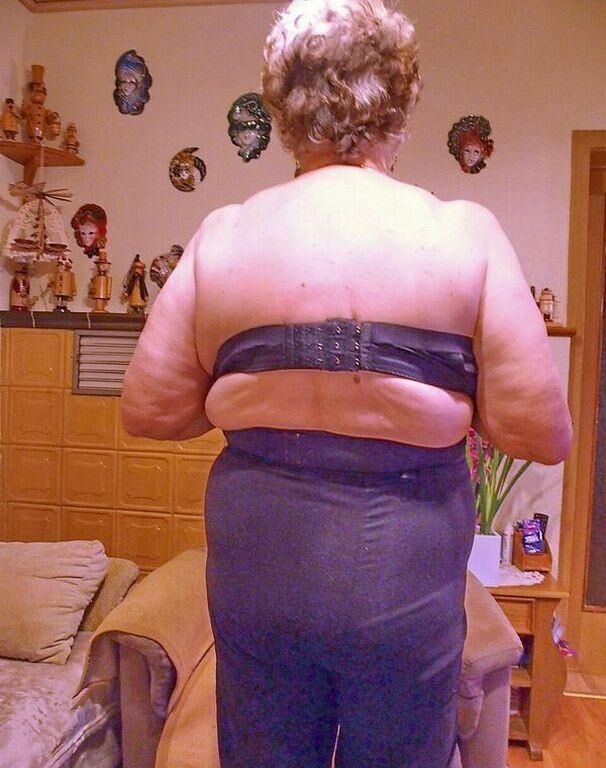 Pamela une vieille grand-mère je me branle