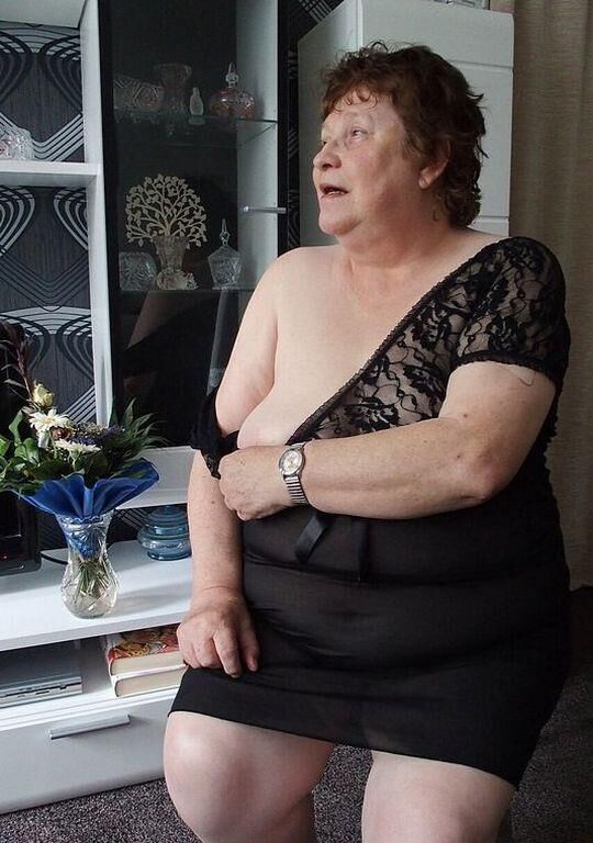 BETSY AN OLD GRANNY I WANK OVER