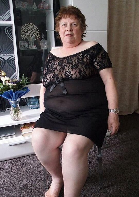 BETSY AN OLD GRANNY I WANK OVER