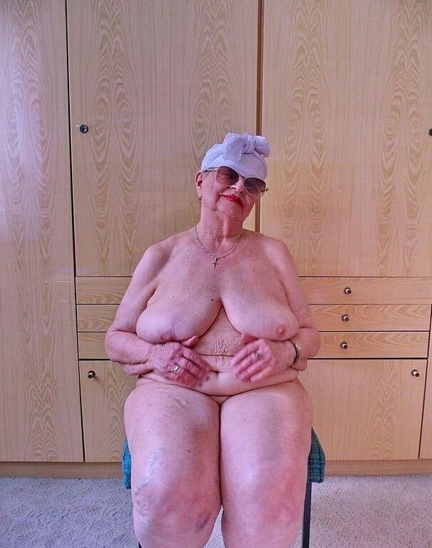 MELBA AN OLD GRANNY I WANK OVER