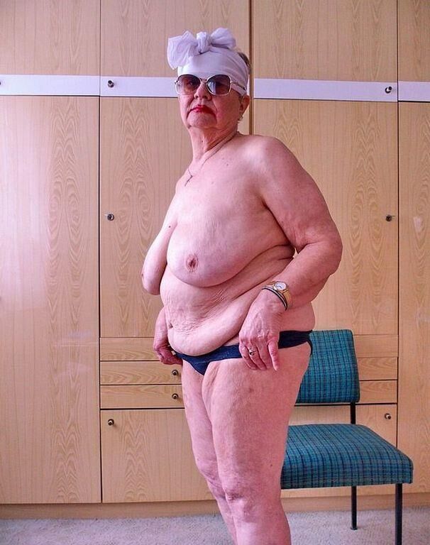 MELBA AN OLD GRANNY I WANK OVER