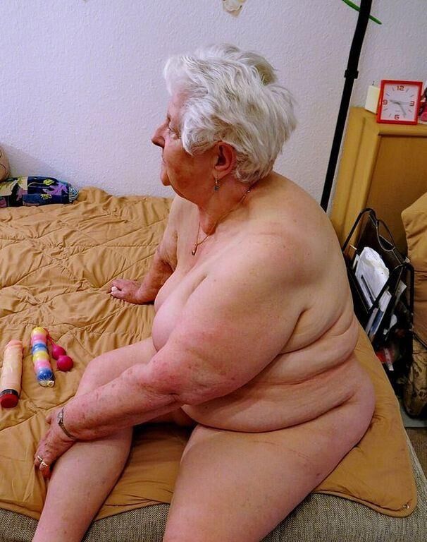 NATASHA AN OLD GRANNY I WANK OVER