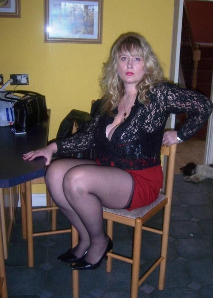 Maman, tout le monde peut voir vos bas de bas