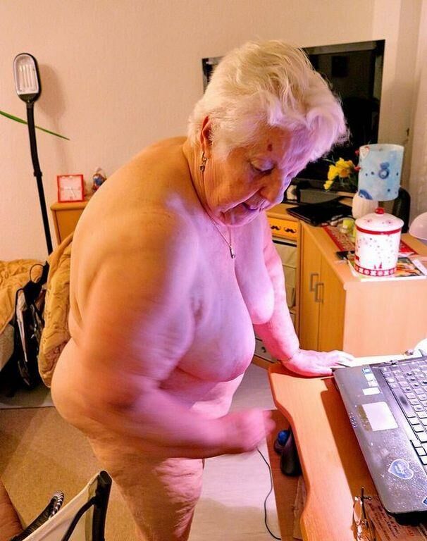 NATASHA AN OLD GRANNY I WANK OVER