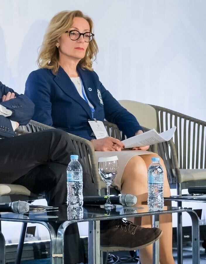GILF Biz Bitches in Pantyhose PH Fuckable Old Bitches