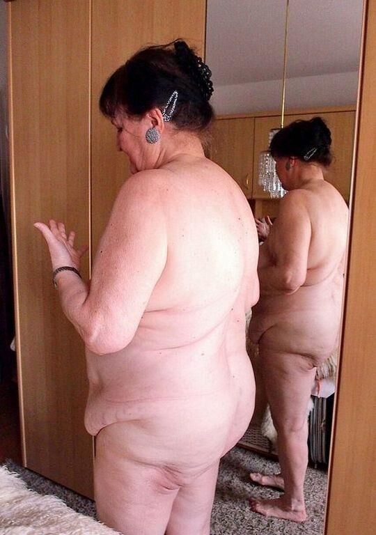 VICTORIA AN OLD GRANNY I WANK OVER