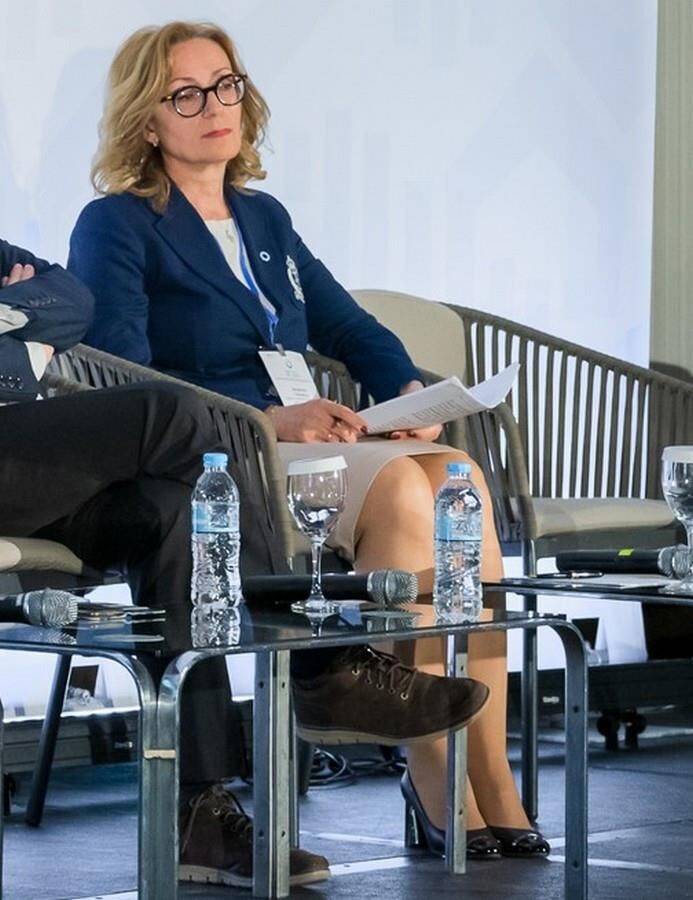 GILF Biz Bitches in Pantyhose PH Fuckable Old Bitches