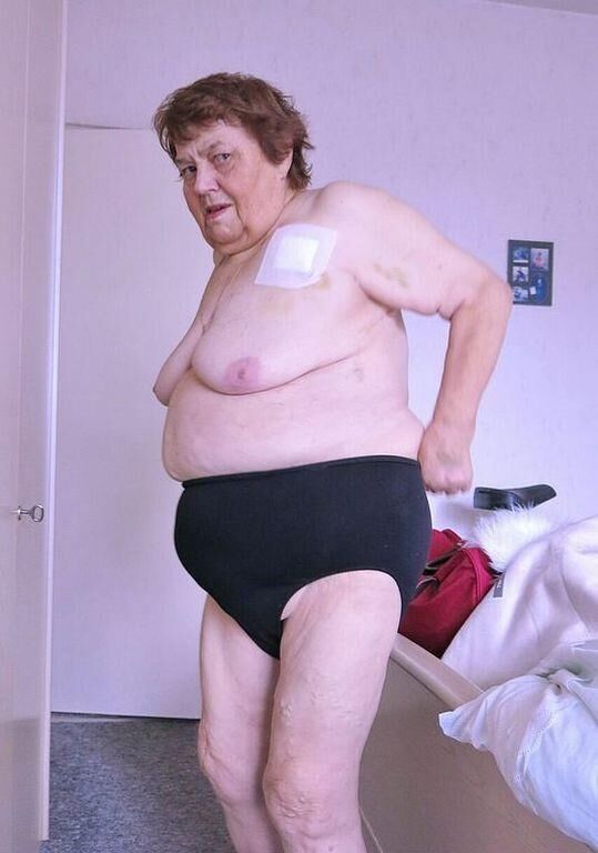 HEIDI AN OLD GRANNY I WANK OVER