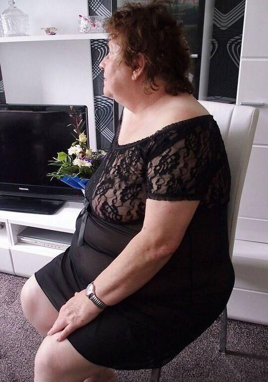 BETSY AN OLD GRANNY I WANK OVER