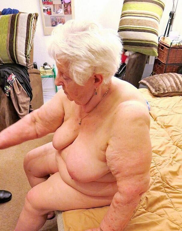 NATASHA AN OLD GRANNY I WANK OVER