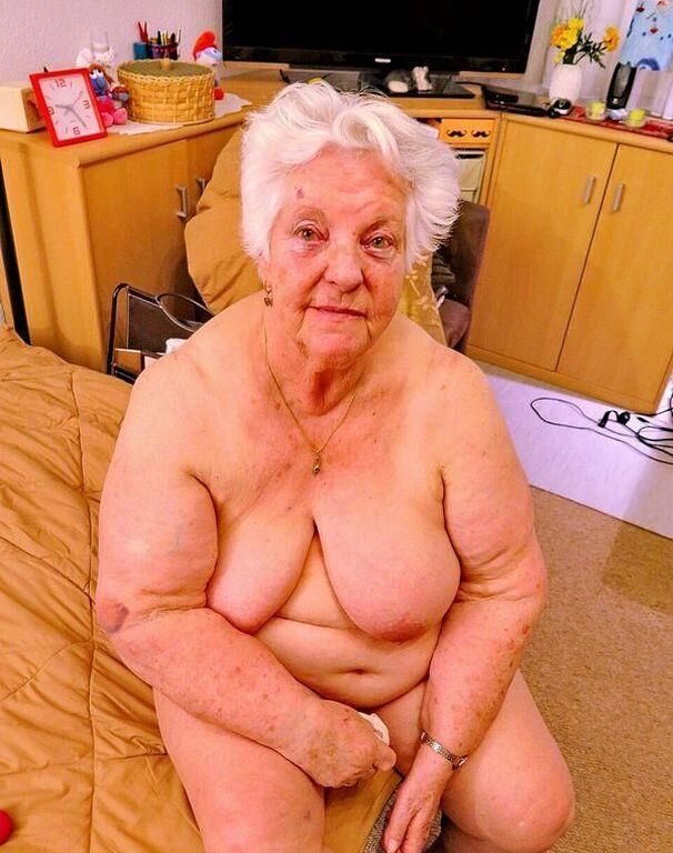 NATASHA AN OLD GRANNY I WANK OVER