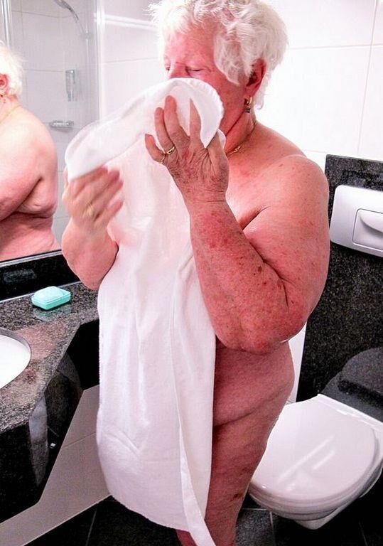 NATASHA AN OLD GRANNY I WANK OVER