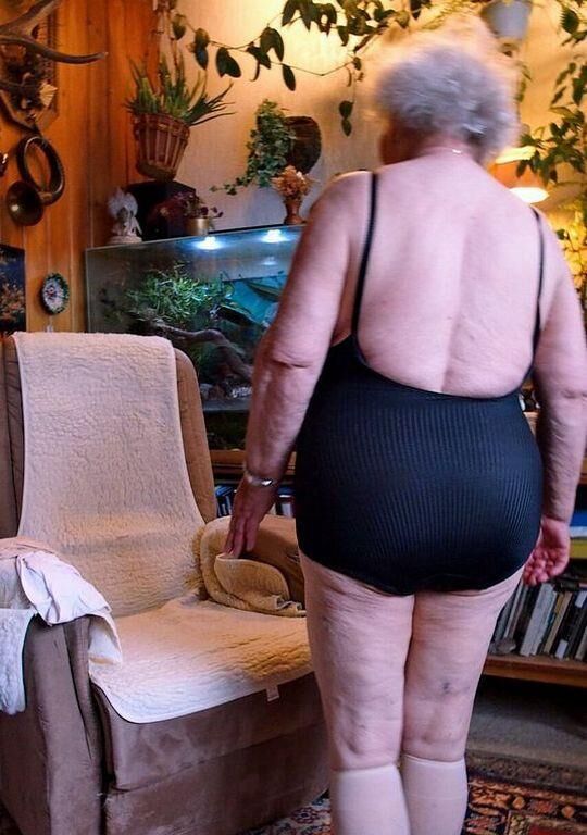 Thelma une vieille grand-mère que je me branle
