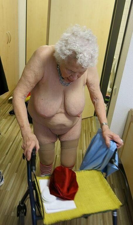 Gizelle une vieille grand-mère je me branle