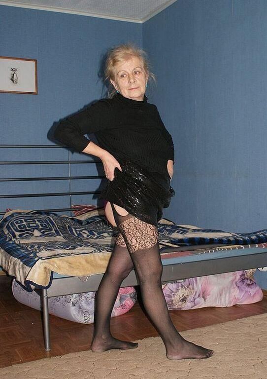 Perri une vieille grand-mère que je me branle