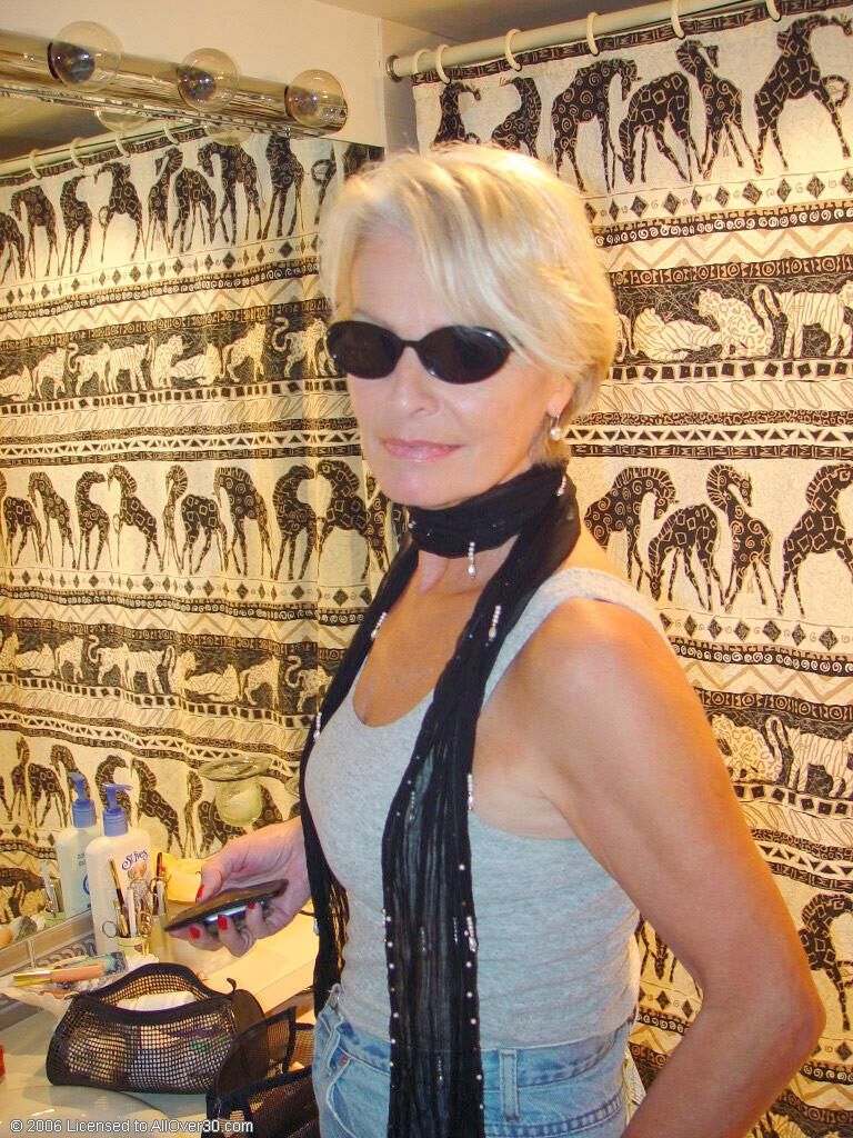 Hot Wife Justine 