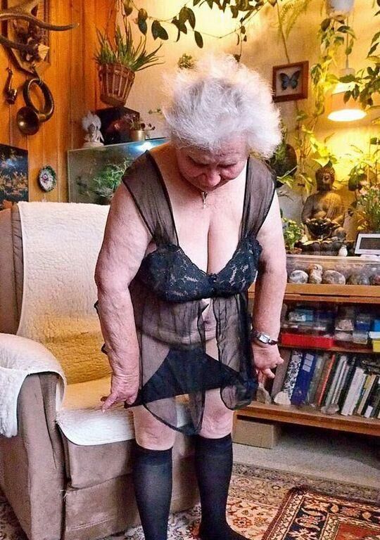 Thelma une vieille grand-mère que je me branle