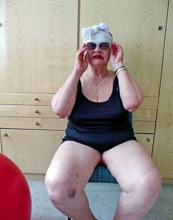 MELBA AN OLD GRANNY I WANK OVER