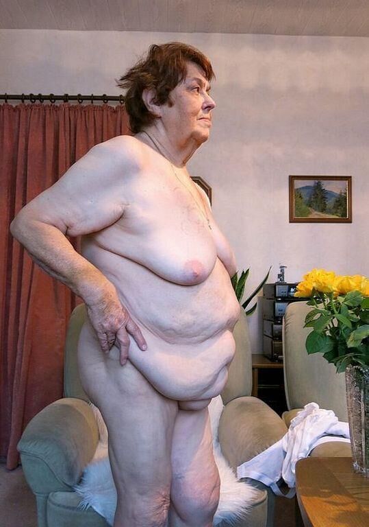 HEIDI AN OLD GRANNY I WANK OVER
