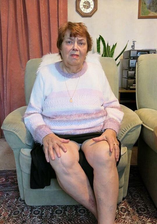 HEIDI AN OLD GRANNY I WANK OVER